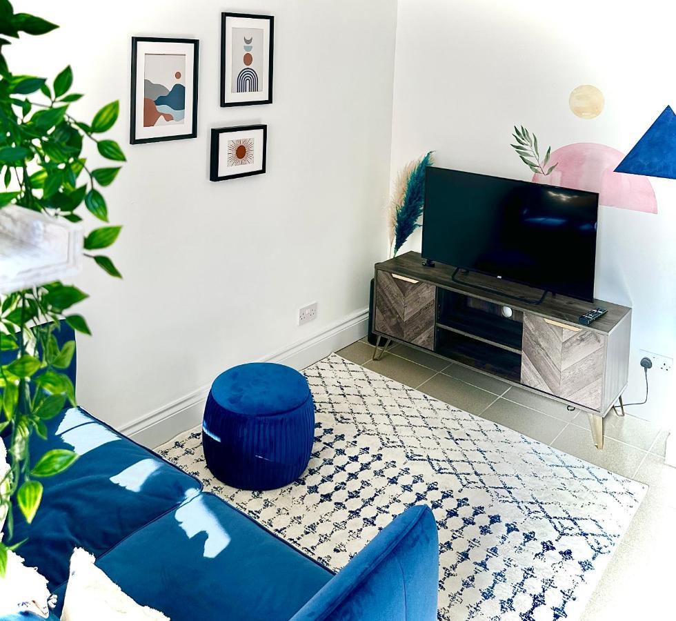 Cosy One Bedroom Apartment Trowbridge Exteriör bild
